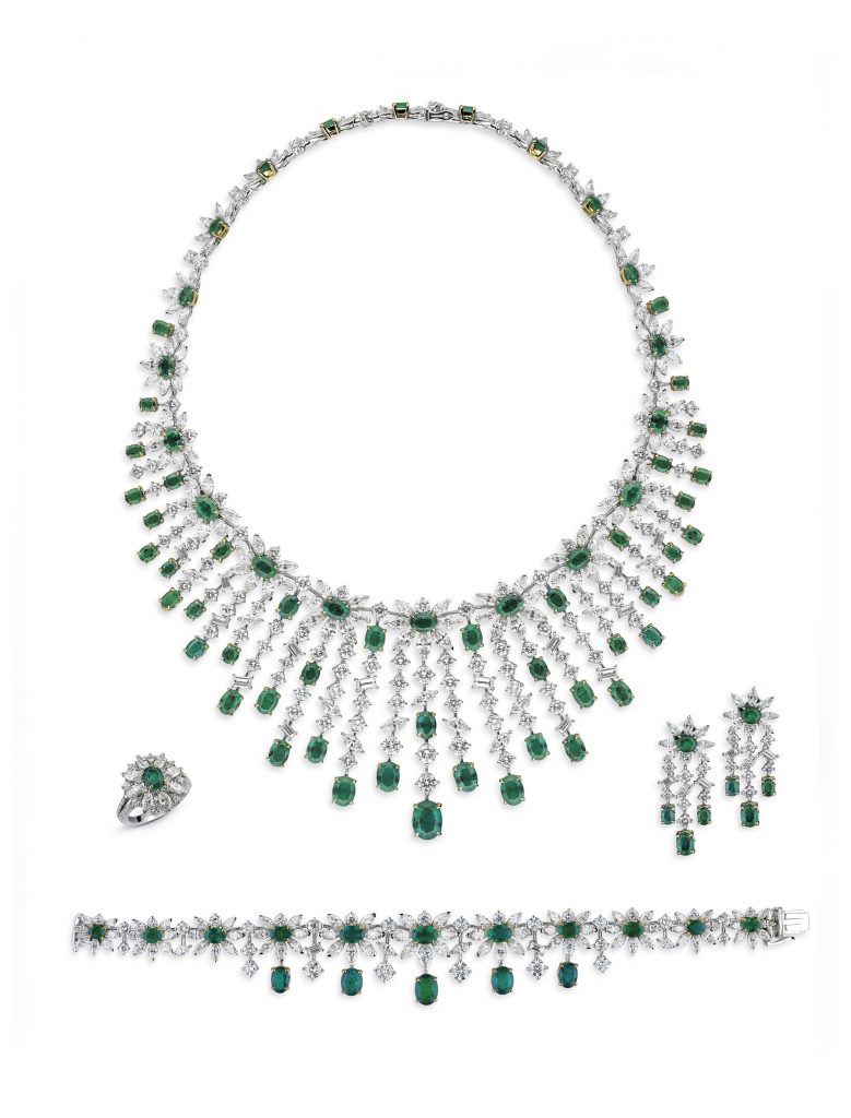 Worn by Kelly Gale Diamonds: 66. 235 carats Emeralds: 75.678 carats Price: $972,000